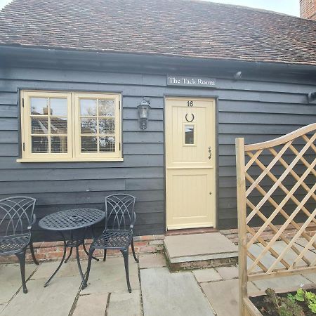 The Harvard Inn Stock Bagian luar foto