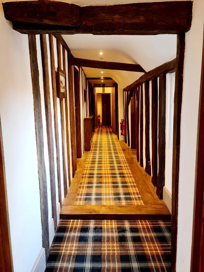 The Harvard Inn Stock Bagian luar foto