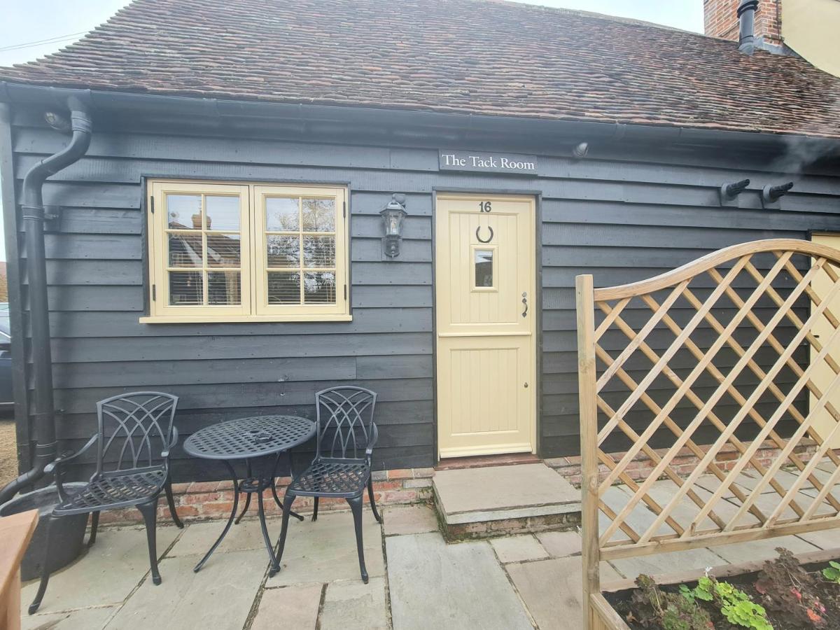The Harvard Inn Stock Bagian luar foto