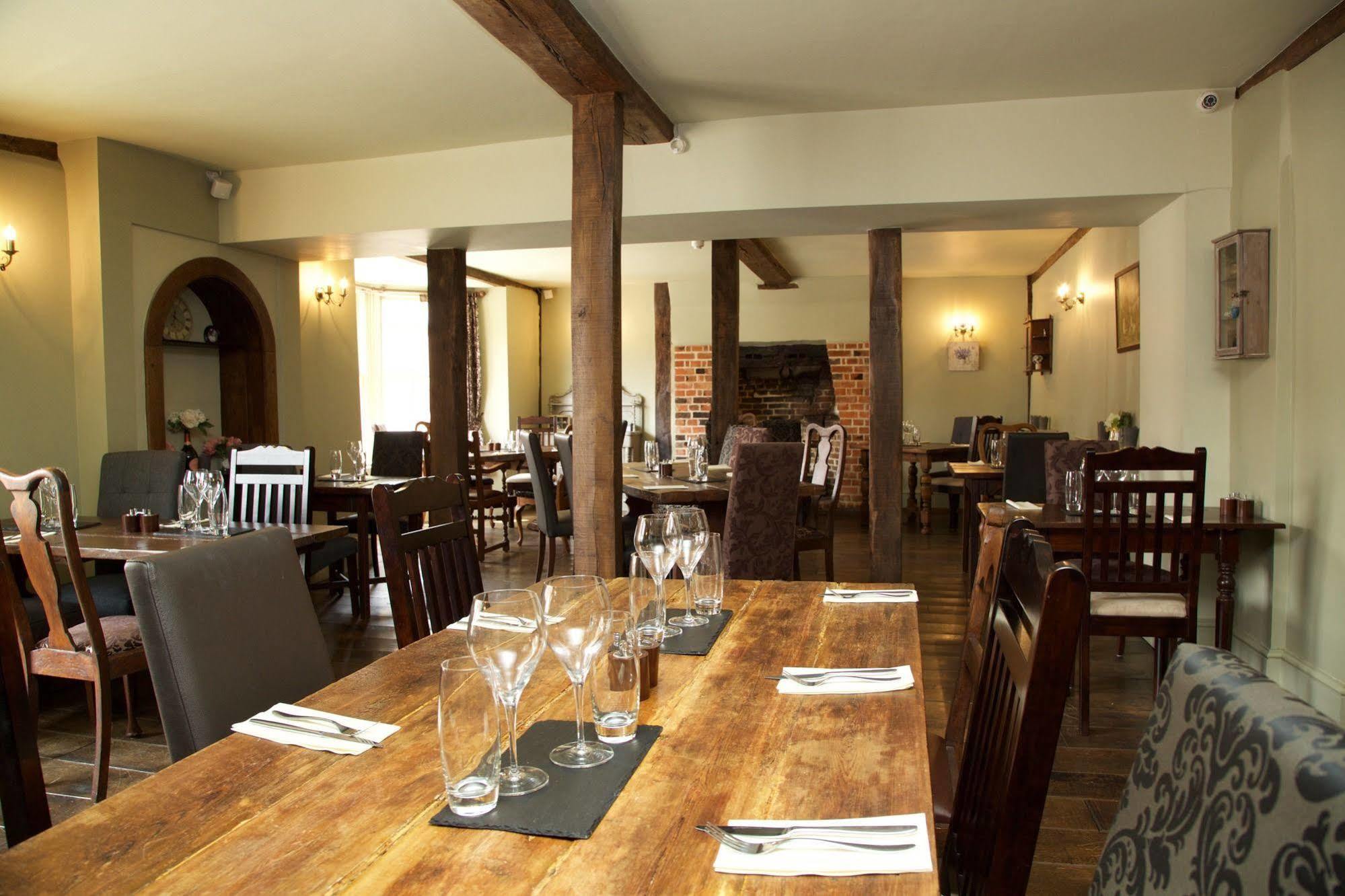 The Harvard Inn Stock Bagian luar foto
